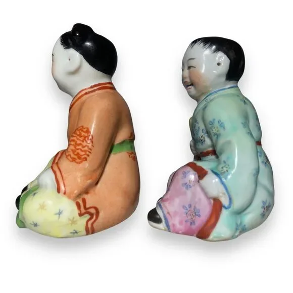 Lot of 2 Vintage Chinese Porcelain Figurines Laughing Children Happy Family 3.5"